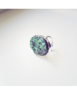 Ring mit Rubin-Zoisit-Druse